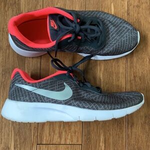 NIKE Flex Lite Weight Athletic Sneaker sz 7Y/8.5W